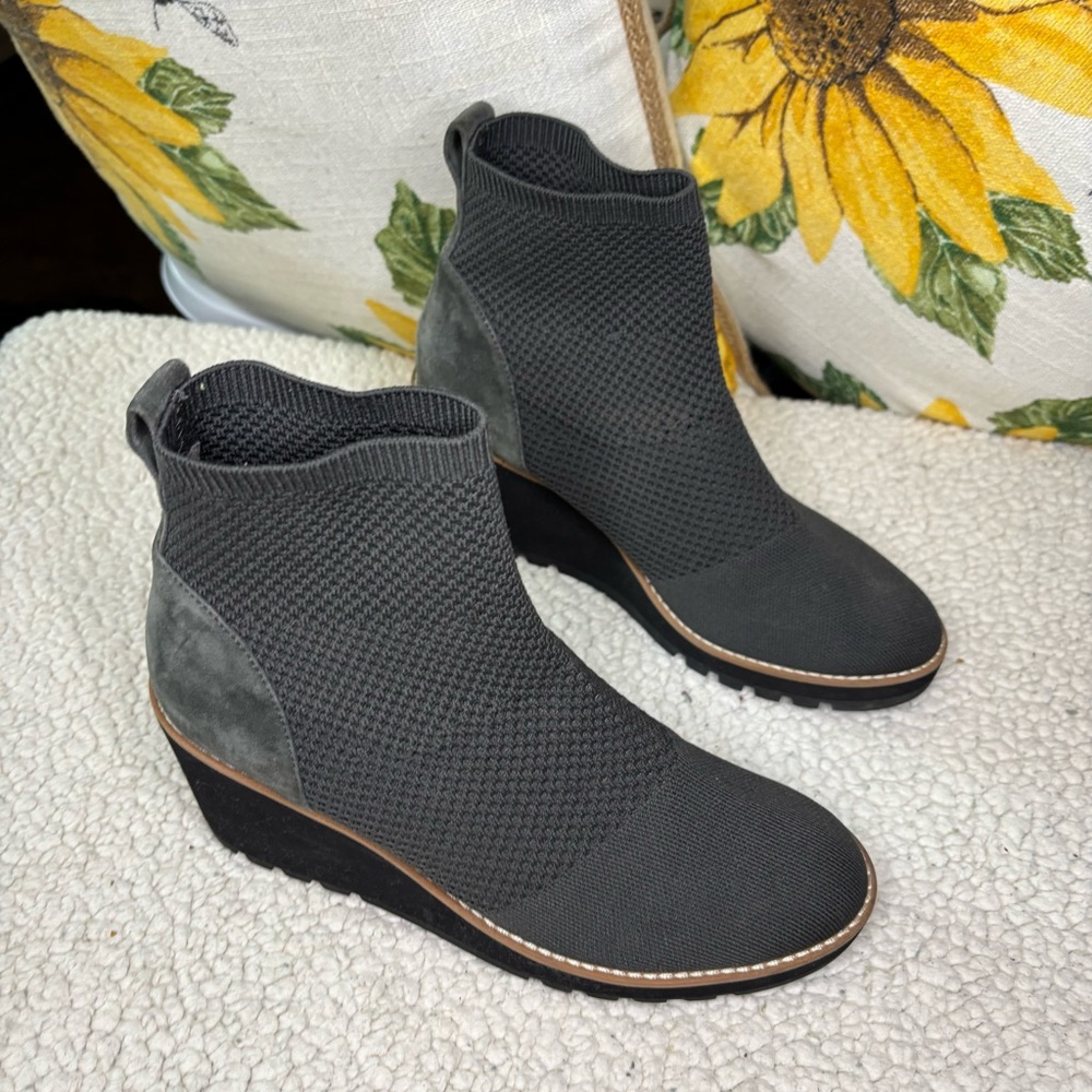 Eileen Fisher Stretch Knit Suede Wedge Ankle Boots Graphite Gray Size 8.5